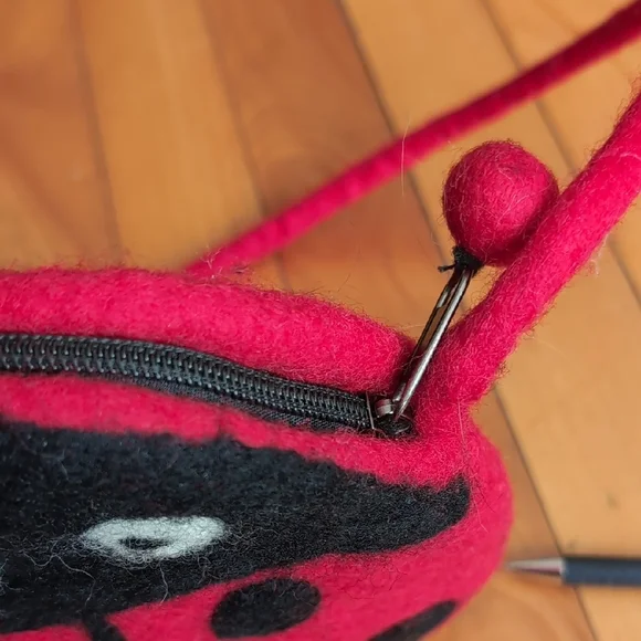 Tibetan Wool Red and Black Ladybug Crossbody Bag Zipper Closure - Picture 3 of 5